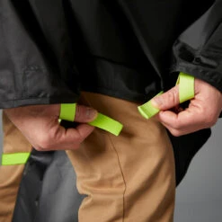 BTWIN FIETSPONCHO STAD ZICHTBAAR OVERDAG 120 ZWART/FLUOGEEL -Regatta Verkoop fietsponcho stad zichtbaar overdag 120 zwartfluogeel 4